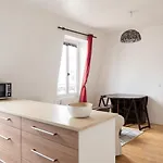 Bright 39M Near The Place D\'Italie